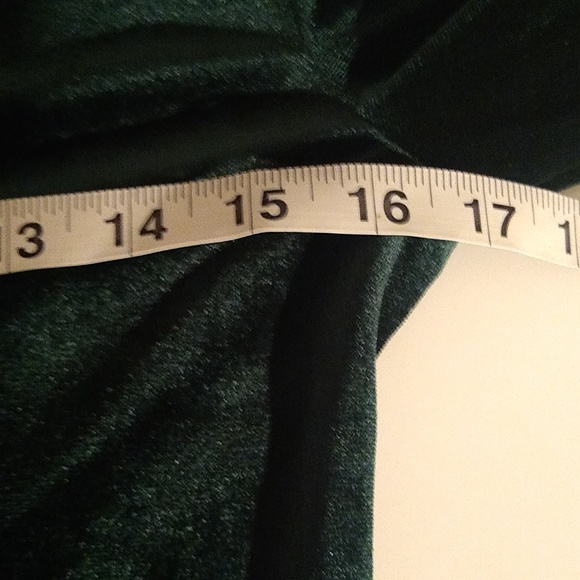 Amyenjoylife green lightweight velvet look jumpsuit size small - Picture 3 of 9